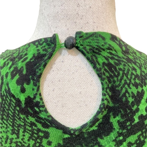 Inc green python print knit long sleeved sweater with beaded neckline medium - Picture 9 of 10